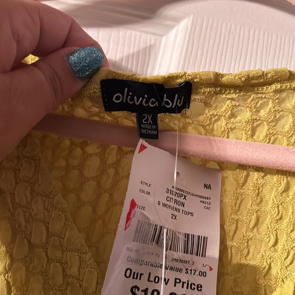 Chartreuse top 2X 🩷 - Picture 6 of 7